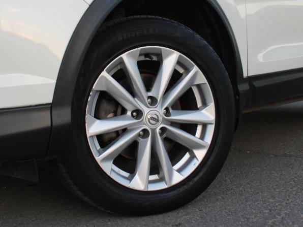 Nissan Qashqai II с пробегом 2017 года, цена 1 329 000 рублей, 93534 км, внедорожник, Автокод Объявления