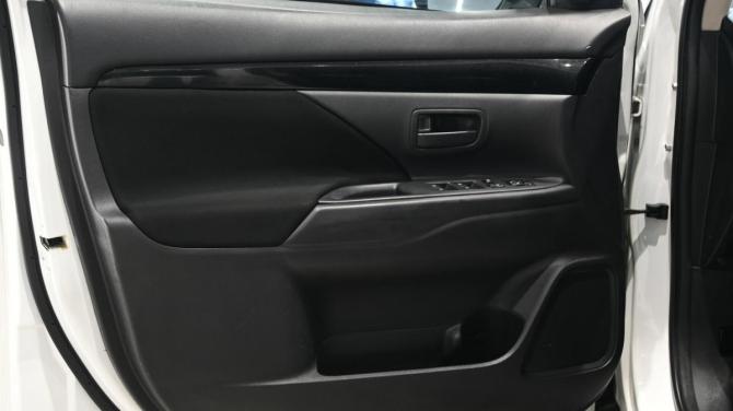 Mitsubishi Outlander III Рестайлинг 3 с пробегом 2018 года, цена 1 550 000 рублей, 100900 км, внедорожник, Автокод Объявления