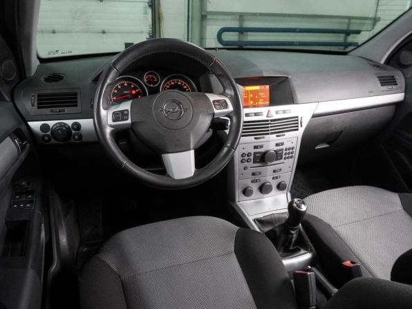 Opel Astra H Рестайлинг с пробегом 2011 года, цена 819 000 рублей, 107270 км, универсал, Автокод Объявления