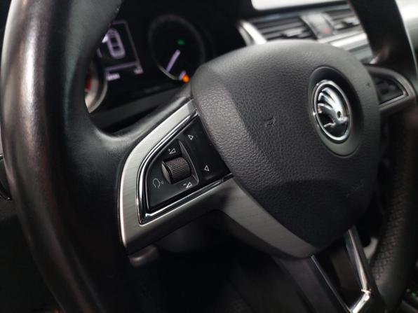 Skoda Rapid I с пробегом 2016 года, цена 1 240 000 рублей, 88000 км, лифтбек, Автокод Объявления