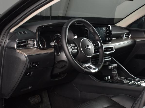Kia K5 III с пробегом 2021 года, цена 2 299 995 рублей, 43162 км, седан, Автокод Объявления