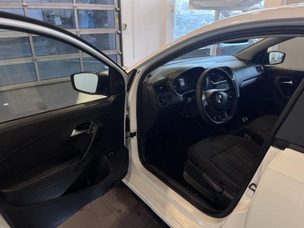 Volkswagen Polo V Рестайлинг с пробегом 2020 года, цена 868 000 рублей, 115000 км, седан, Автокод Объявления