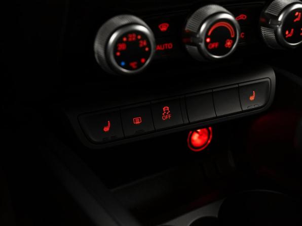 Audi A1 I (8X) с пробегом 2012 года, цена 1 080 000 рублей, 118968 км, хэтчбек, Автокод Объявления
