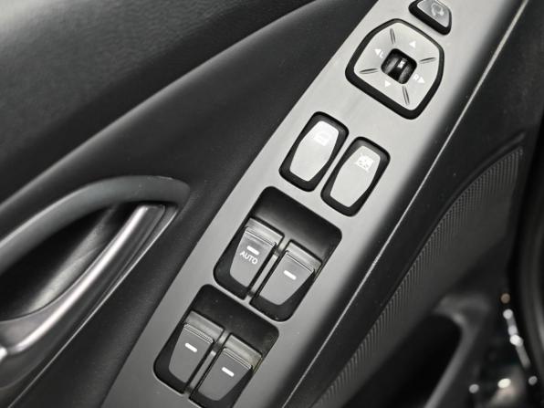 Hyundai ix35 I Рестайлинг с пробегом 2014 года, цена 1 580 000 рублей, 140070 км, внедорожник, Автокод Объявления