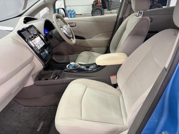 Nissan Leaf I (ZE0/AZE0) с пробегом 2011 года, цена 697 000 рублей, 71919 км, хэтчбек, Автокод Объявления