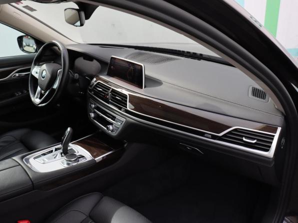 BMW 7 серии VI (G11/G12) Рестайлинг с пробегом 2019 года, цена 6 000 000 рублей, 93083 км, седан, Автокод Объявления