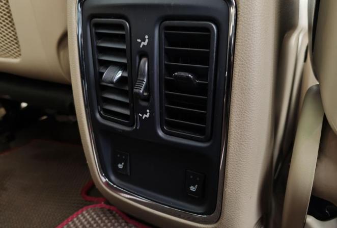 Jeep Grand Cherokee IV (WK2) с пробегом 2012 года, цена 1 750 000 рублей, 241421 км, внедорожник, Автокод Объявления
