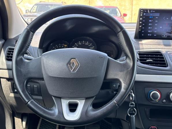Renault Megane III Рестайлинг с пробегом 2012 года, цена 582 000 рублей, 199000 км, хэтчбек, Автокод Объявления