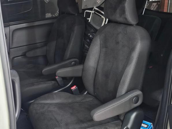 Honda Freed I Рестайлинг с пробегом 2012 года, цена 1 240 000 рублей, 153700 км, компактвэн, Автокод Объявления
