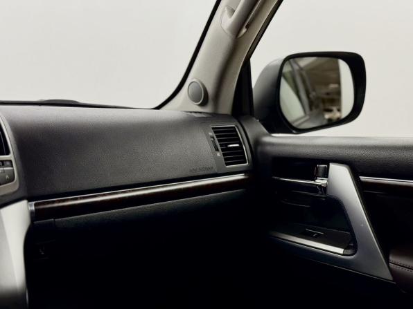 Toyota Land Cruiser 200 Series Рестайлинг 1 с пробегом 2015 года, цена 3 740 000 рублей, 259285 км, внедорожник, Автокод Объявления
