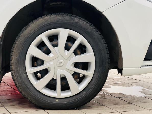 Renault Logan II Рестайлинг с пробегом 2019 года, цена 725 000 рублей, 126500 км, седан, Автокод Объявления
