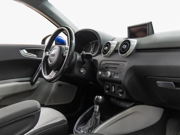Audi A1 I (8X) с пробегом 2011 года, цена 998 000 рублей, 120104 км, хэтчбек, Автокод Объявления