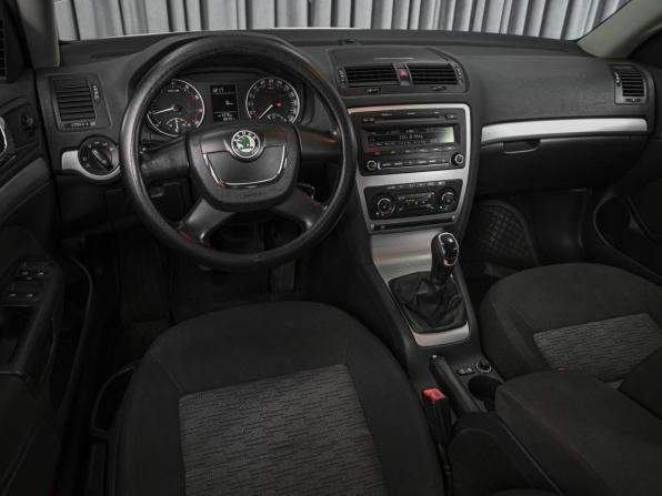 Skoda Octavia II (A5) Рестайлинг с пробегом 2012 года, цена 1 099 000 рублей, 186381 км, лифтбек, Автокод Объявления