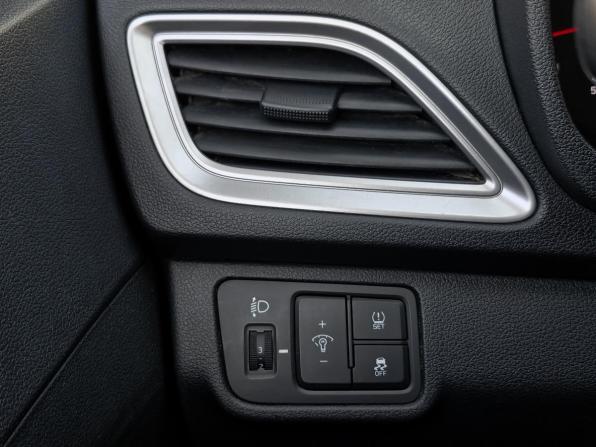 Hyundai Solaris II с пробегом 2019 года, цена 1 349 000 рублей, 123723 км, седан, Автокод Объявления