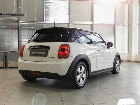Mini Hatch III (F55/F56) с пробегом 2017 года, цена 1 540 000 рублей, 148677 км, хэтчбек, Автокод Объявления