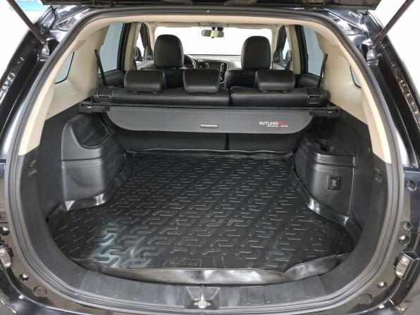 Mitsubishi Outlander III Рестайлинг 2 с пробегом 2017 года, цена 1 799 000 рублей, 196779 км, внедорожник, Автокод Объявления