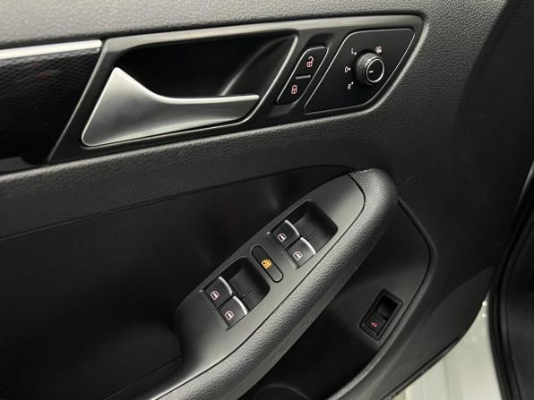 Volkswagen Jetta VI Рестайлинг с пробегом 2016 года, цена 1 570 000 рублей, 145346 км, седан, Автокод Объявления
