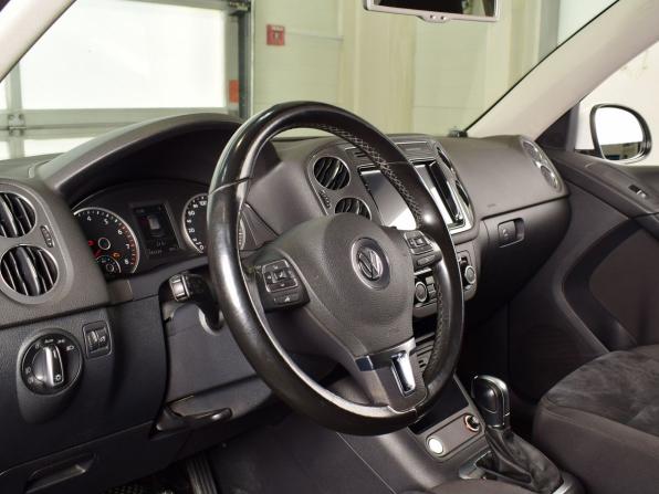 Volkswagen Tiguan I Рестайлинг с пробегом 2015 года, цена 1 565 995 рублей, 183322 км, внедорожник, Автокод Объявления