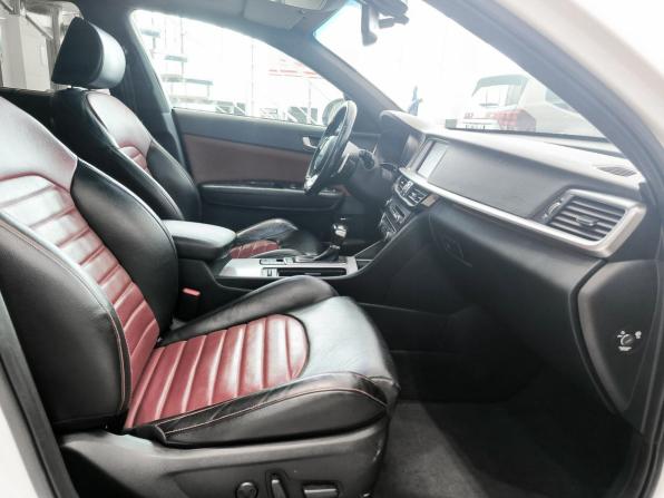 Kia Optima IV Рестайлинг с пробегом 2018 года, цена 2 080 000 рублей, 106058 км, седан, Автокод Объявления