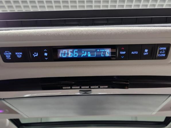 Toyota Vellfire II Рестайлинг с пробегом 2018 года, цена 5 850 000 рублей, 68648 км, минивэн, Автокод Объявления