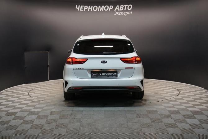Kia Ceed III с пробегом 2021 года, цена 1 998 000 рублей, 76670 км, универсал, Автокод Объявления