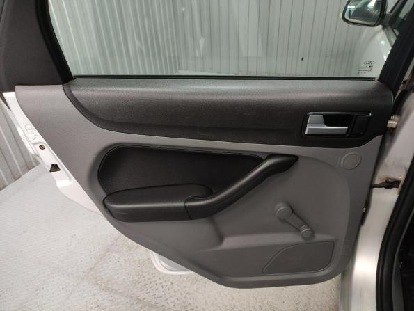 Ford Focus II Рестайлинг с пробегом 2010 года, цена 597 000 рублей, 196900 км, седан, Автокод Объявления