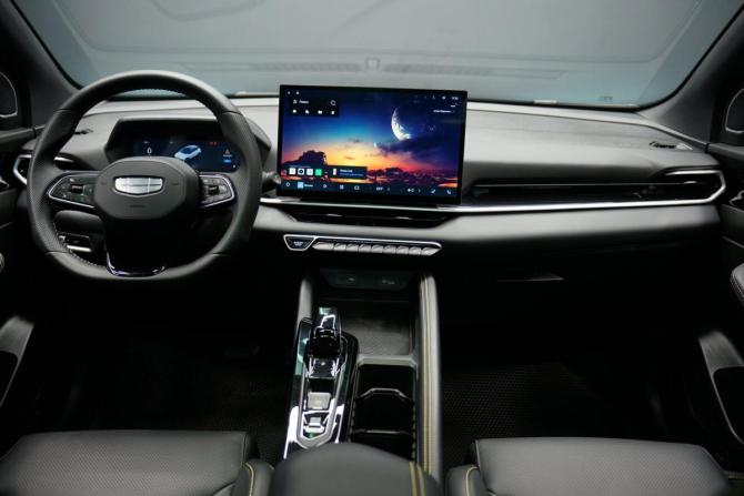 Geely Coolray I Рестайлинг 2 с пробегом 2025 года, цена 2 445 000 рублей, 9200 км, внедорожник, Автокод Объявления