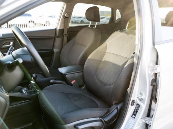 Kia Rio III Рестайлинг с пробегом 2016 года, цена 985 000 рублей, 162590 км, хэтчбек, Автокод Объявления