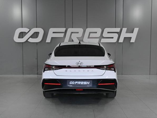Hyundai Elantra VII (CN7) Рестайлинг с пробегом 2023 года, цена 2 199 000 рублей, 45444 км, седан, Автокод Объявления