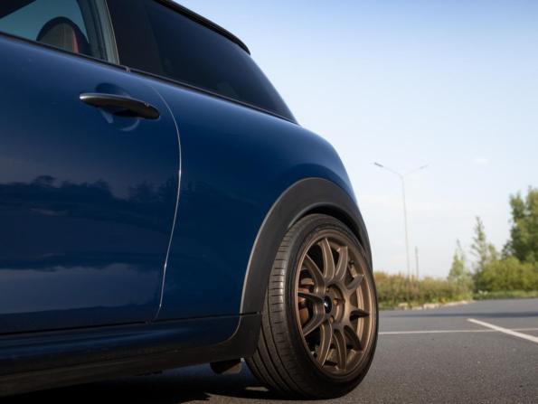 Mini Hatch III (F55/F56) Рестайлинг с пробегом 2018 года, цена 2 679 700 рублей, 110000 км, хэтчбек, Автокод Объявления