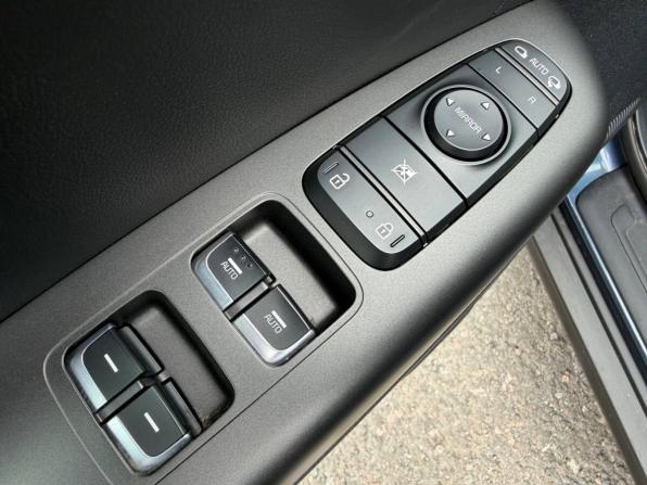 Kia Sportage IV Рестайлинг с пробегом 2020 года, цена 2 235 000 рублей, 105000 км, внедорожник, Автокод Объявления