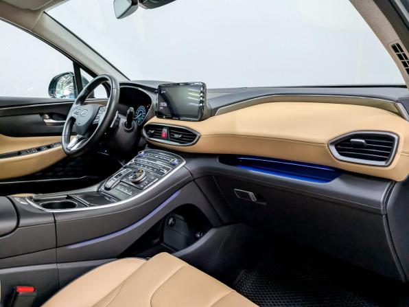 Hyundai Santa Fe IV Рестайлинг с пробегом 2021 года, цена 3 935 000 рублей, 37714 км, внедорожник, Автокод Объявления