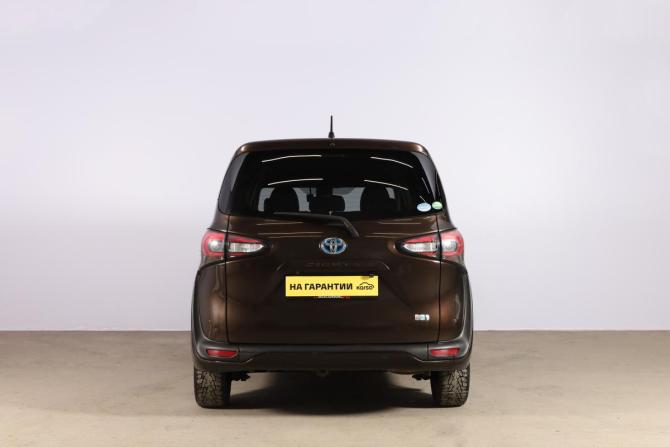 Toyota Sienta II с пробегом 2018 года, цена 1 499 000 рублей, 124322 км, компактвэн, Автокод Объявления