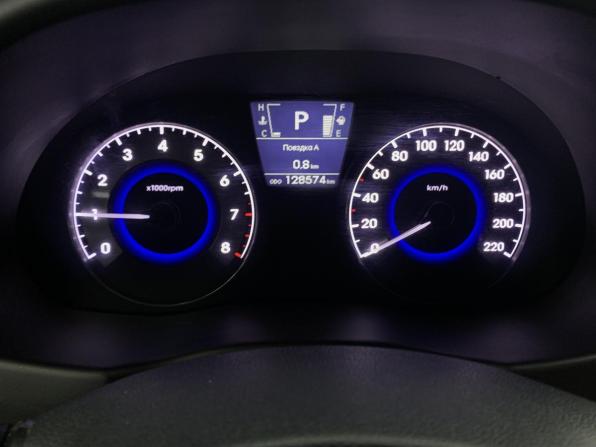 Hyundai Solaris I с пробегом 2012 года, цена 830 000 рублей, 128575 км, седан, Автокод Объявления