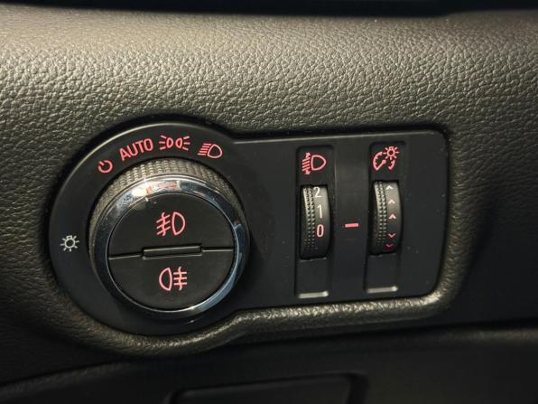 Opel Astra J Рестайлинг с пробегом 2014 года, цена 699 000 рублей, 160270 км, хэтчбек, Автокод Объявления