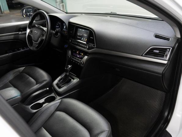 Hyundai Avante VI с пробегом 2016 года, цена 1 250 000 рублей, 179760 км, седан, Автокод Объявления