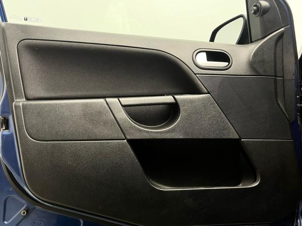 Ford Fiesta Mk5 с пробегом 2007 года, цена 399 000 рублей, 104766 км, хэтчбек, Автокод Объявления