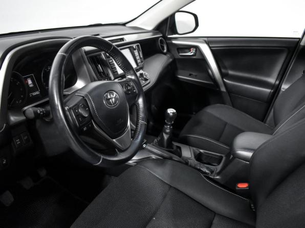 Toyota RAV4 IV (XA40) Рестайлинг с пробегом 2017 года, цена 2 349 000 рублей, 152427 км, внедорожник, Автокод Объявления
