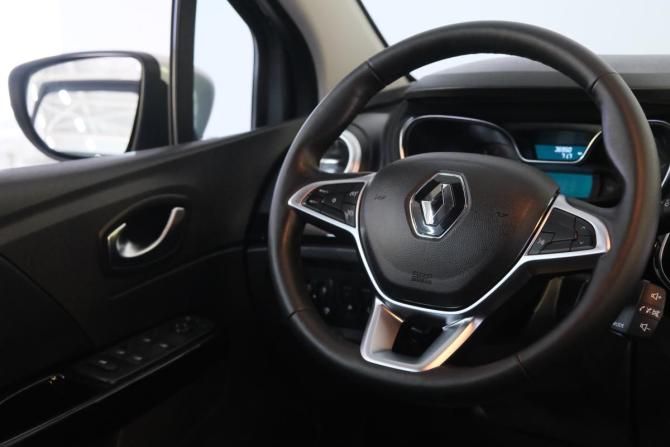 Renault Kaptur I Рестайлинг с пробегом 2021 года, цена 2 119 000 рублей, 37000 км, внедорожник, Автокод Объявления