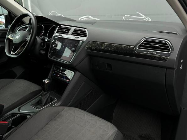 Volkswagen Tiguan II Рестайлинг с пробегом 2021 года, цена 2 541 600 рублей, 80105 км, внедорожник, Автокод Объявления