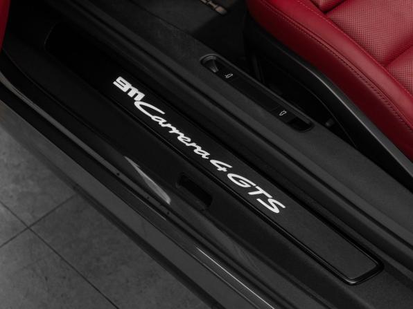 Porsche 911 VIII (992) с пробегом 2023 года, цена 20 990 000 рублей, 15763 км, купе, Автокод Объявления