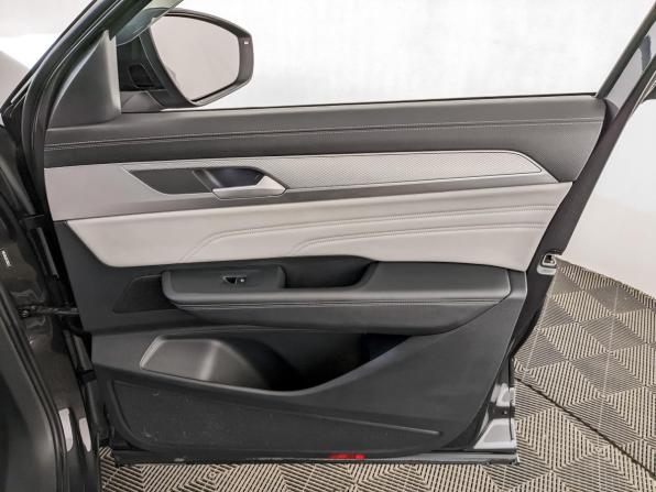 Volkswagen Tavendor I с пробегом 2023 года, цена 4 655 000 рублей, 59580 км, внедорожник, Автокод Объявления