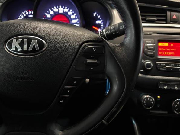 Kia Ceed II Рестайлинг с пробегом 2015 года, цена 879 000 рублей, 102000 км, хэтчбек, Автокод Объявления