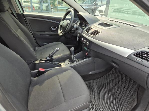 Renault Fluence I Рестайлинг с пробегом 2013 года, цена 695 000 рублей, 178170 км, седан, Автокод Объявления