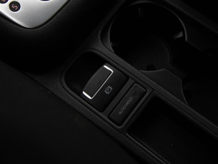 Volkswagen Tiguan I Рестайлинг Санкт-Петербург  - изображение 17