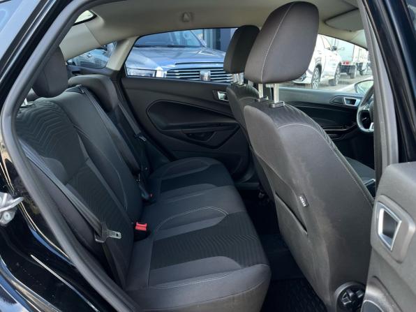 Ford Fiesta Mk6 Рестайлинг с пробегом 2016 года, цена 890 000 рублей, 70564 км, седан, Автокод Объявления
