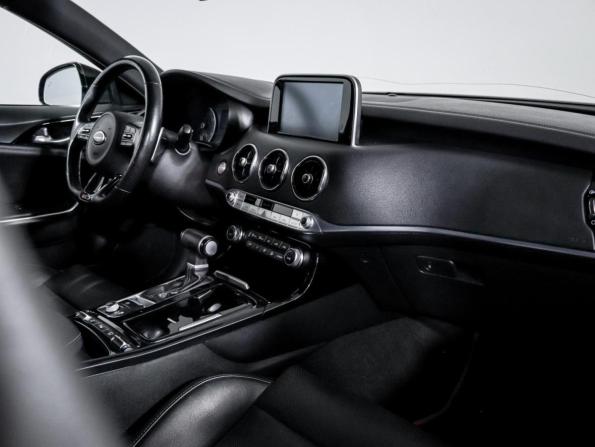 Kia Stinger I с пробегом 2018 года, цена 2 400 000 рублей, 86242 км, лифтбек, Автокод Объявления
