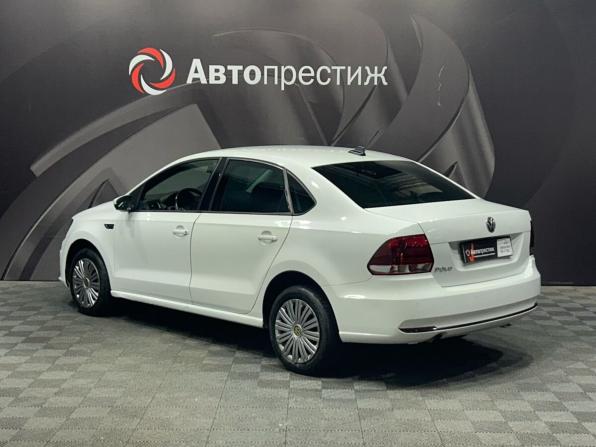 Volkswagen Polo V Рестайлинг с пробегом 2018 года, цена 999 000 рублей, 189904 км, седан, Автокод Объявления