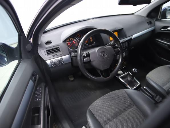 Opel Astra H Рестайлинг с пробегом 2011 года, цена 550 000 рублей, 242063 км, хэтчбек, Автокод Объявления