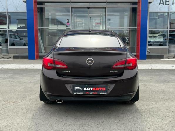 Opel Astra J Рестайлинг с пробегом 2013 года, цена 840 000 рублей, 137000 км, седан, Автокод Объявления